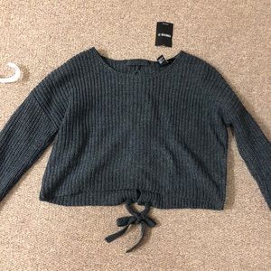 Forever 21 slightly cropped grey sweater TAGS ON